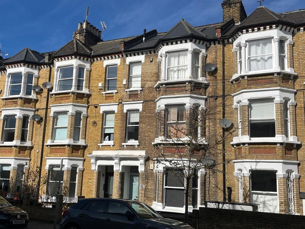 Property photo 2 of 6 Warriner Gardens - Eden Harper