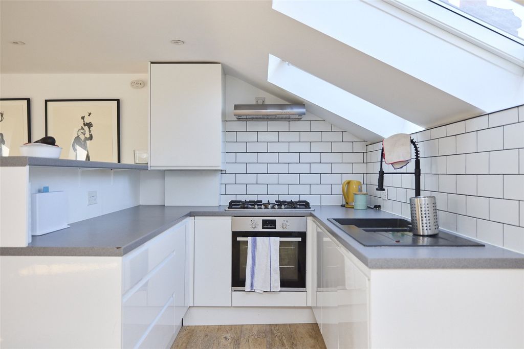 Property photo 3 of 11 Picture No. 06