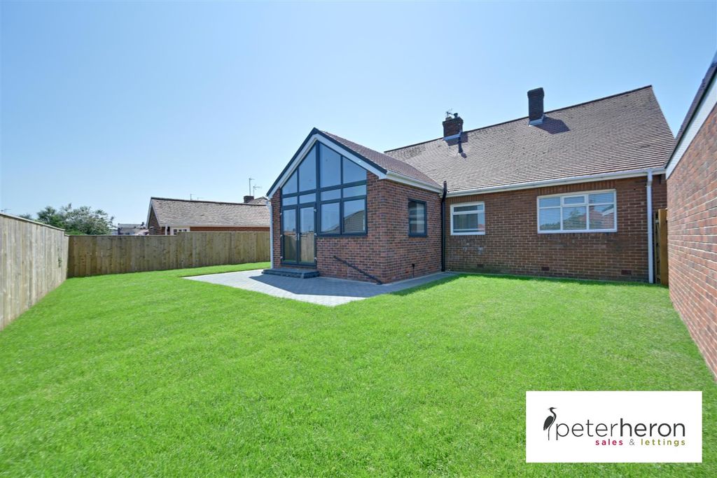 Property photo 2 of 18 Outside