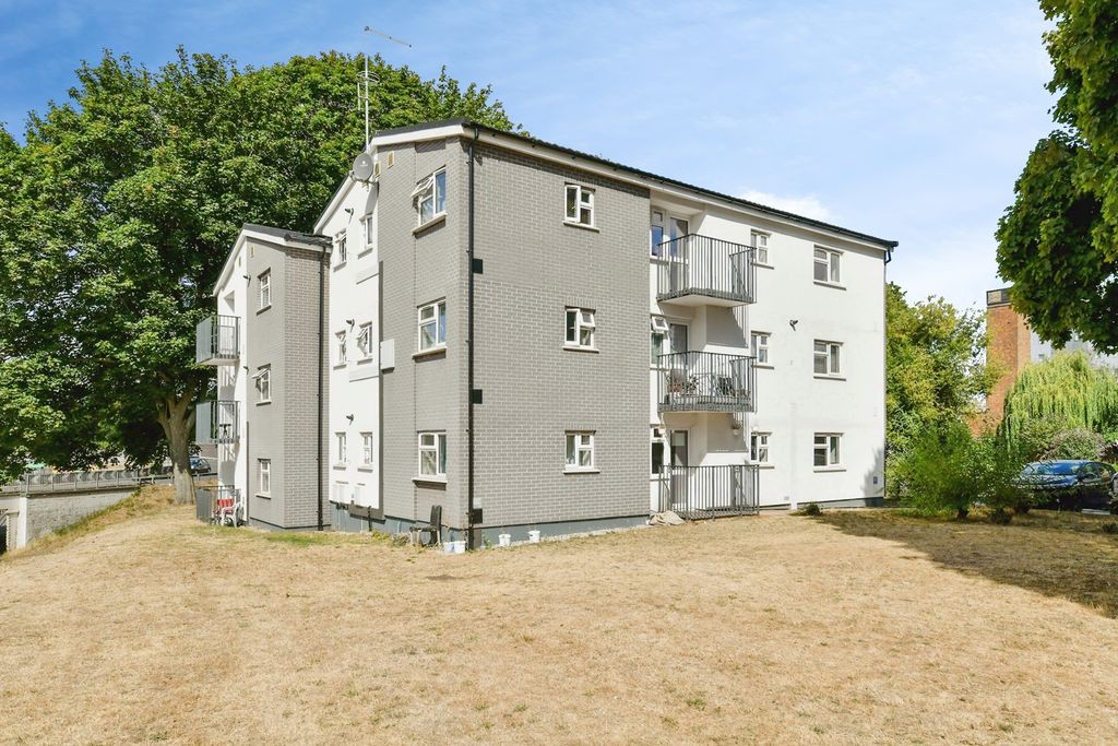 Property photo 1 of 20 Pbox-Img.Jpg
