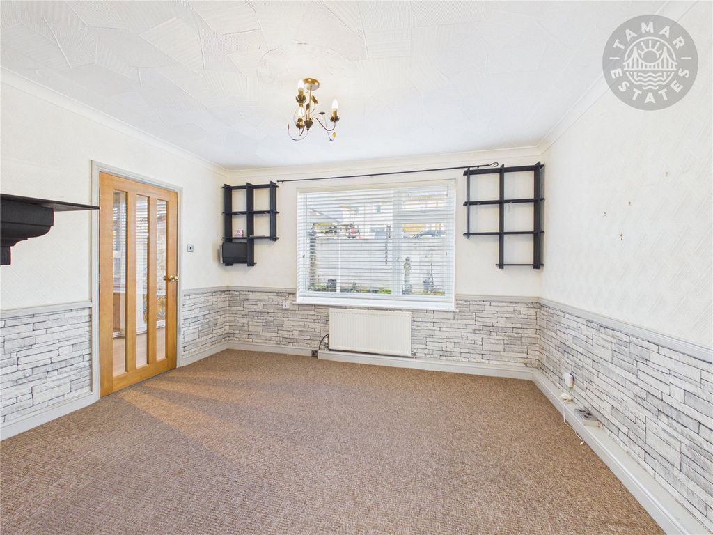 Property photo 2 of 21 Lounge