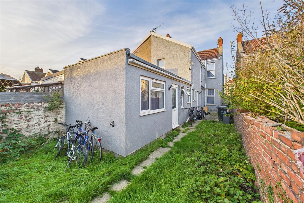 Property photo 3 of 29 126 Locking Road, Weston-Super-Mare, North Somerse