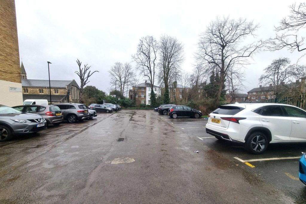 Property photo 3 of 5 Garages And Land, High Road, Arnos Grove, London N11 1Pl