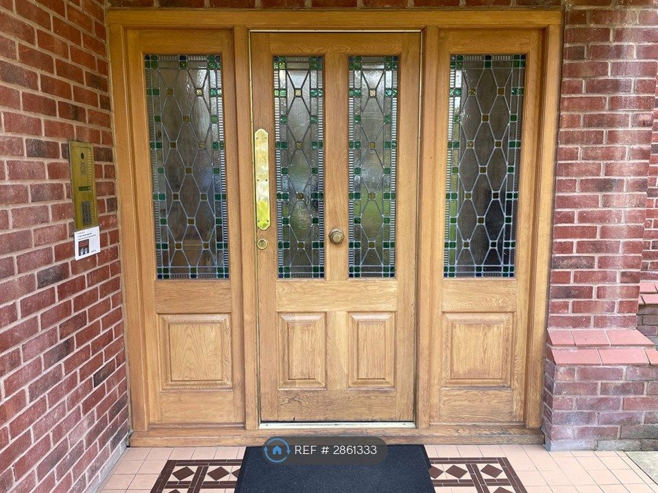 Property photo 2 of 15 Entrance