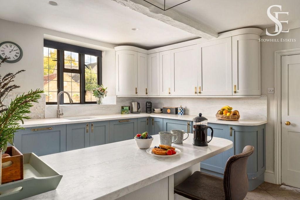 Property photo 3 of 26 Kitchen