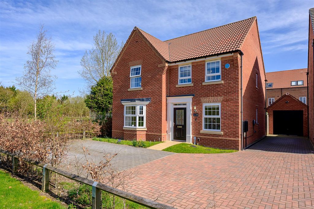 Property photo 1 of 25 External