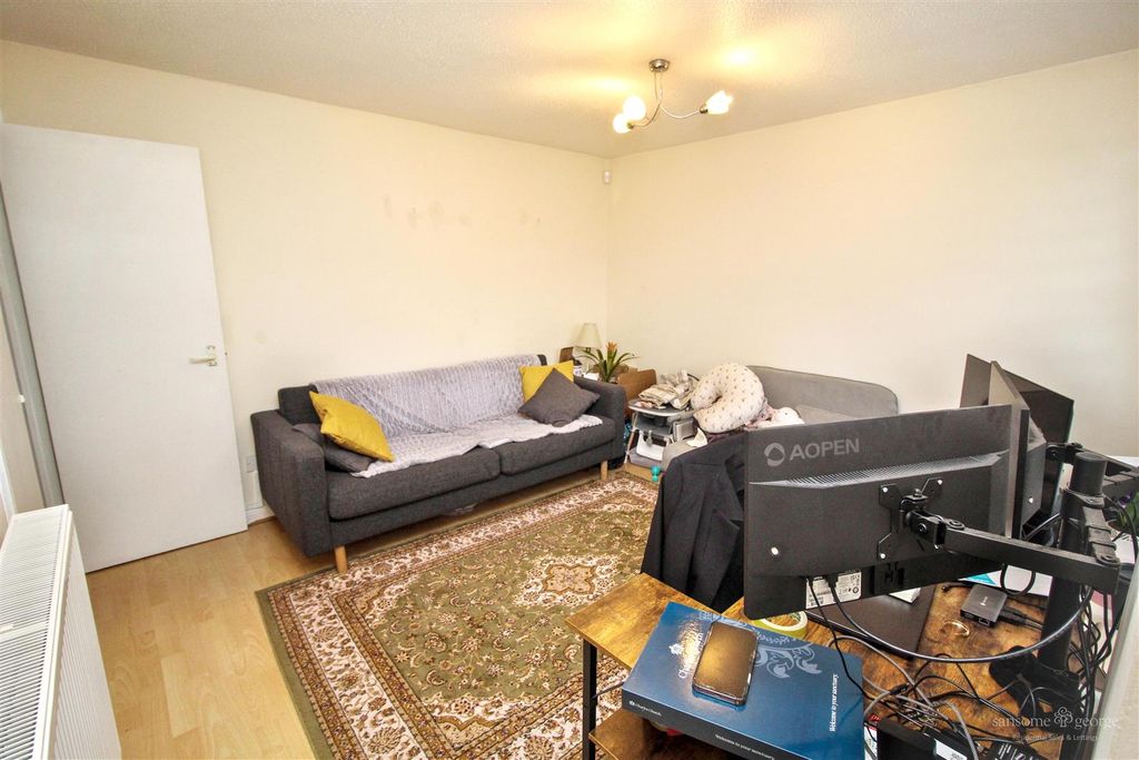 Property photo 3 of 12 Living Room
