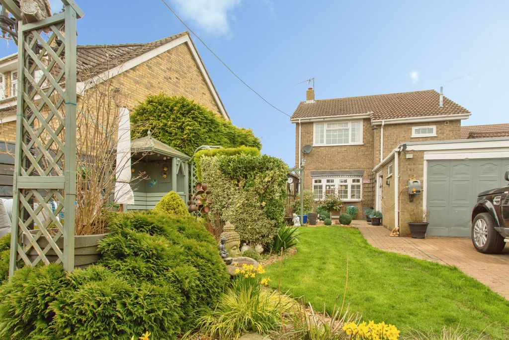 Property photo 1 of 19 E704B24c-52Aldrethrdcb6 C2 A3Pw-207