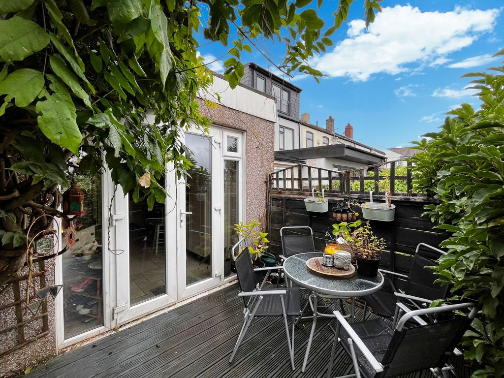 Property photo 1 of 18 External