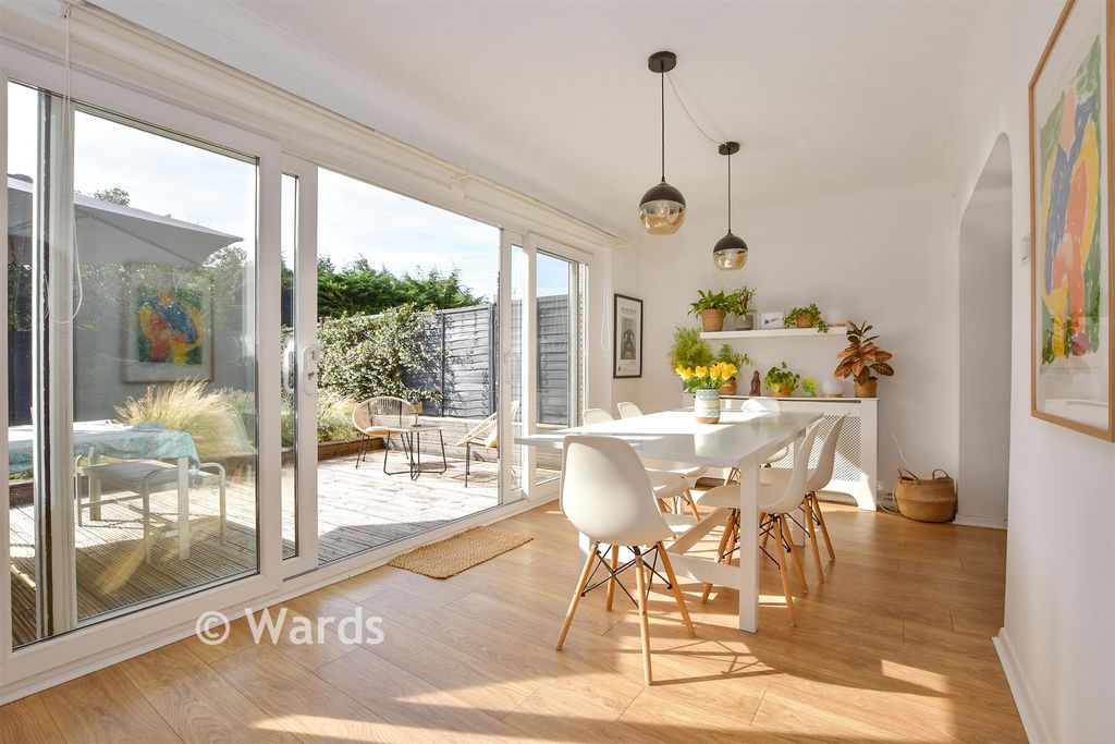 Property photo 3 of 10 Dining Area
