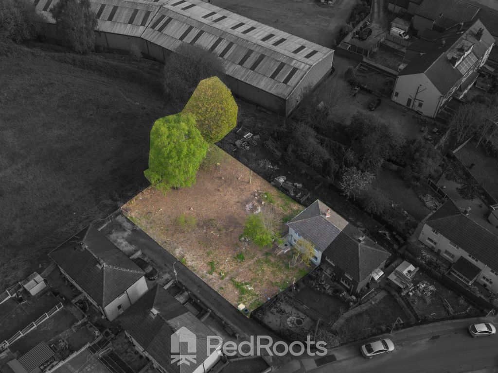 Property photo 2 of 14 5015371