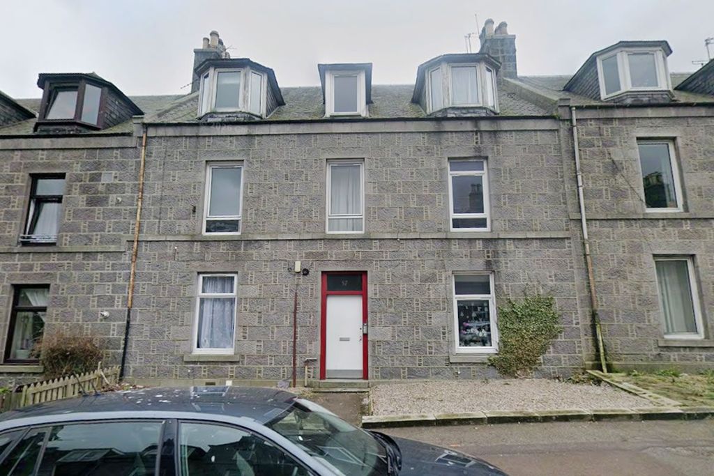 Property photo 1 of 3