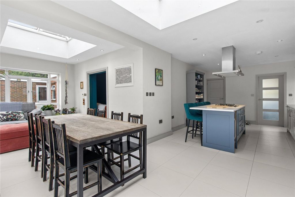 Property photo 3 of 28 Kitchen / Dining