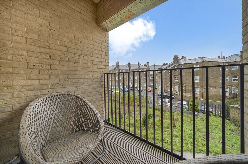 Property photo 2 of 17 Picture No. 36