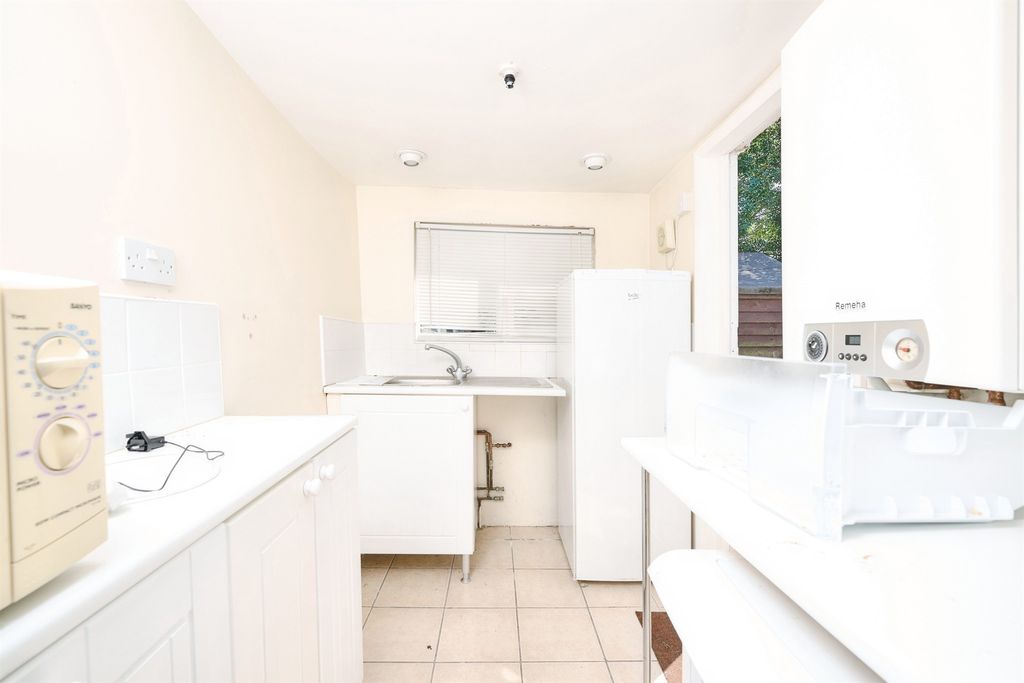 Property photo 2 of 22