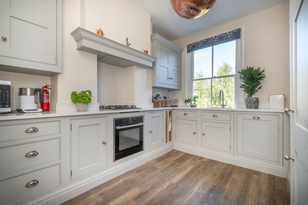 Property photo 2 of 16 Kitchen