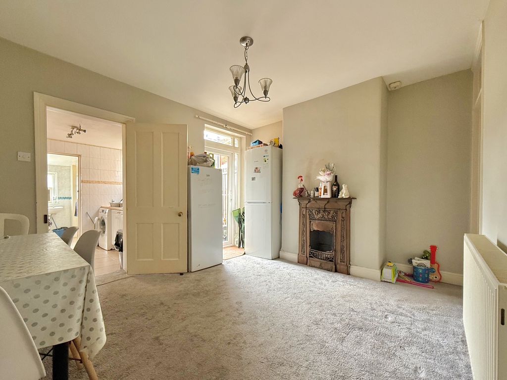 Property photo 3 of 11 Dining Room