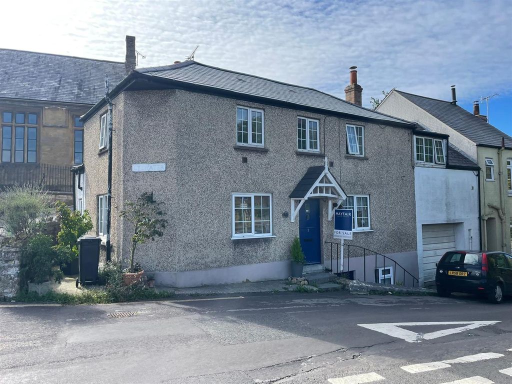 Property photo 1 of 8