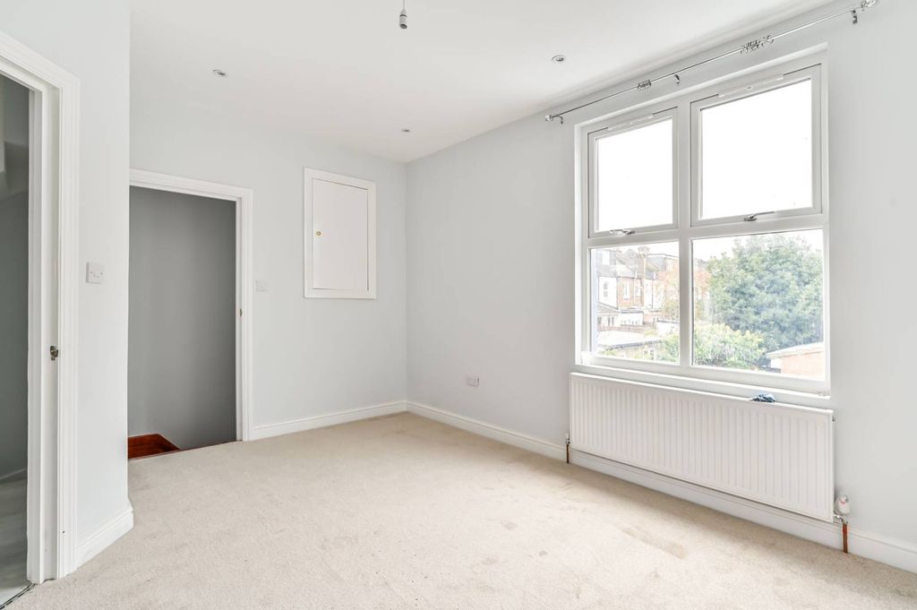 Property photo 3 of 9