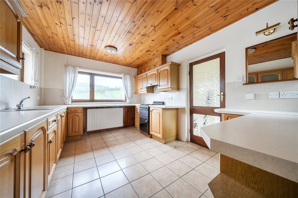 Property photo 3 of 16 Picture No. 06