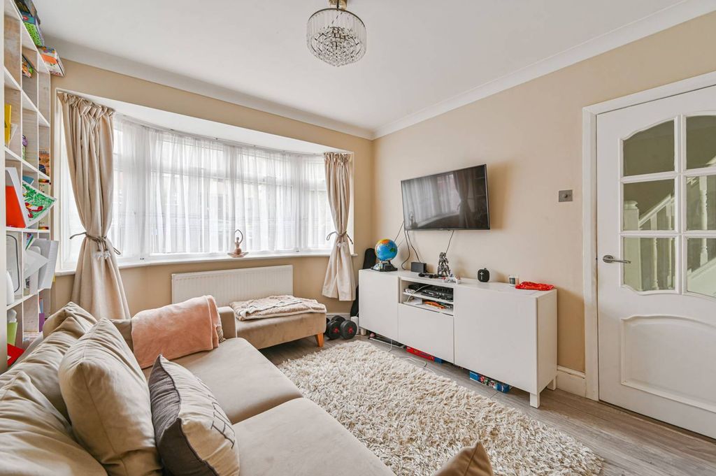 Property photo 2 of 12