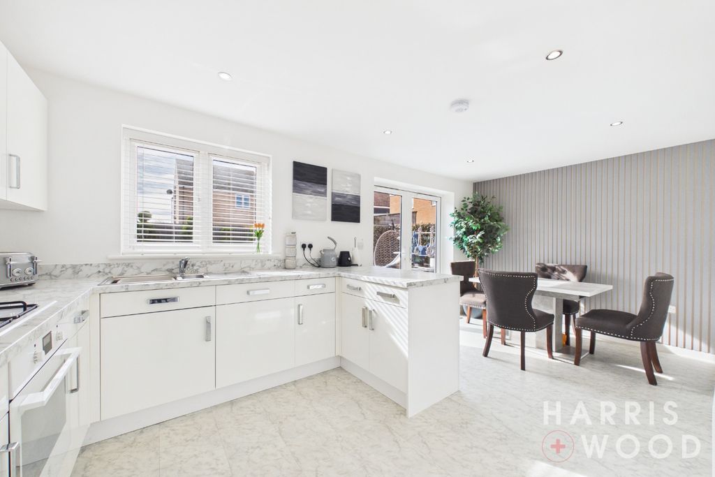 Property photo 2 of 21 5703893