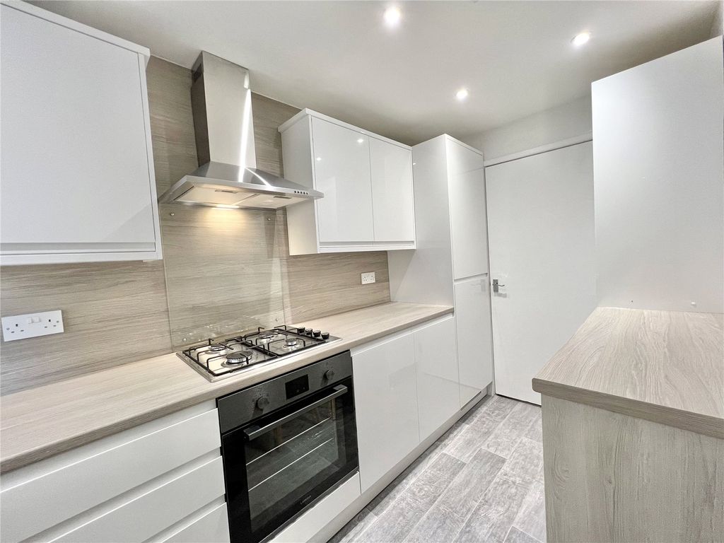 Property photo 2 of 17 Picture No. 08