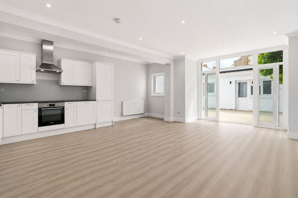 Property photo 1 of 22 Picture No. 27