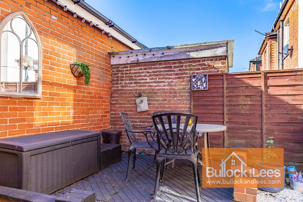 Property photo 2 of 23
