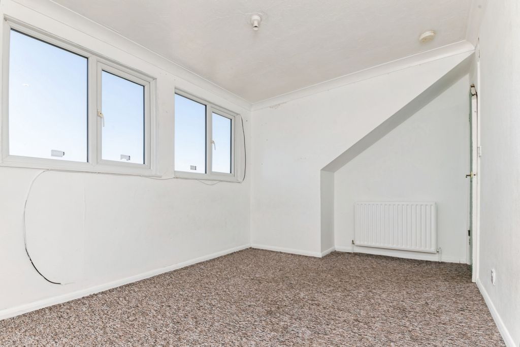 Property photo 2 of 10 Bedroom 2