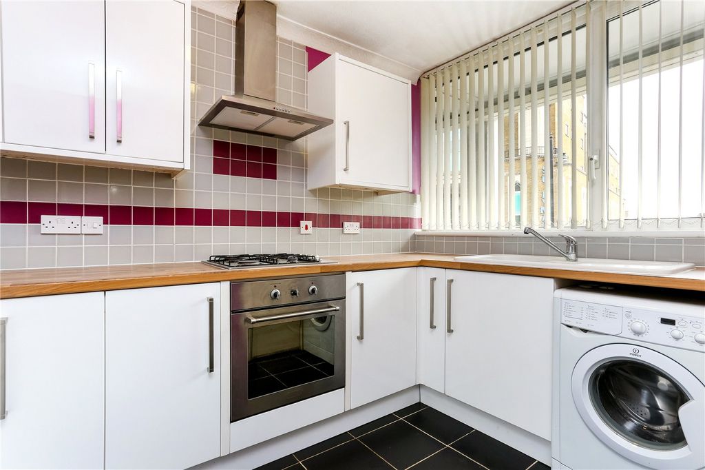 Property photo 2 of 18 Kitchen