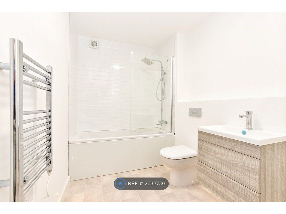 Property photo 2 of 7 Bathroom