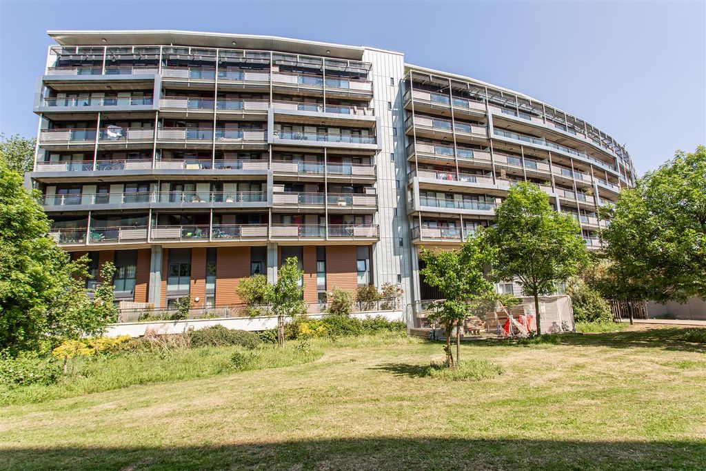 Property photo 2 of 12 External