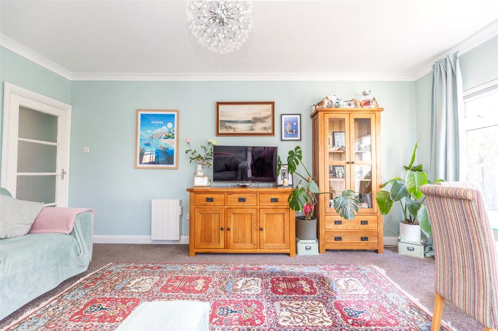 Property photo 3 of 16 Picture No. 10