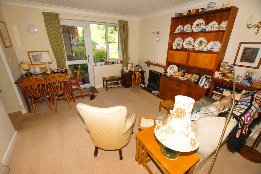 Property photo 2 of 9 Living Room