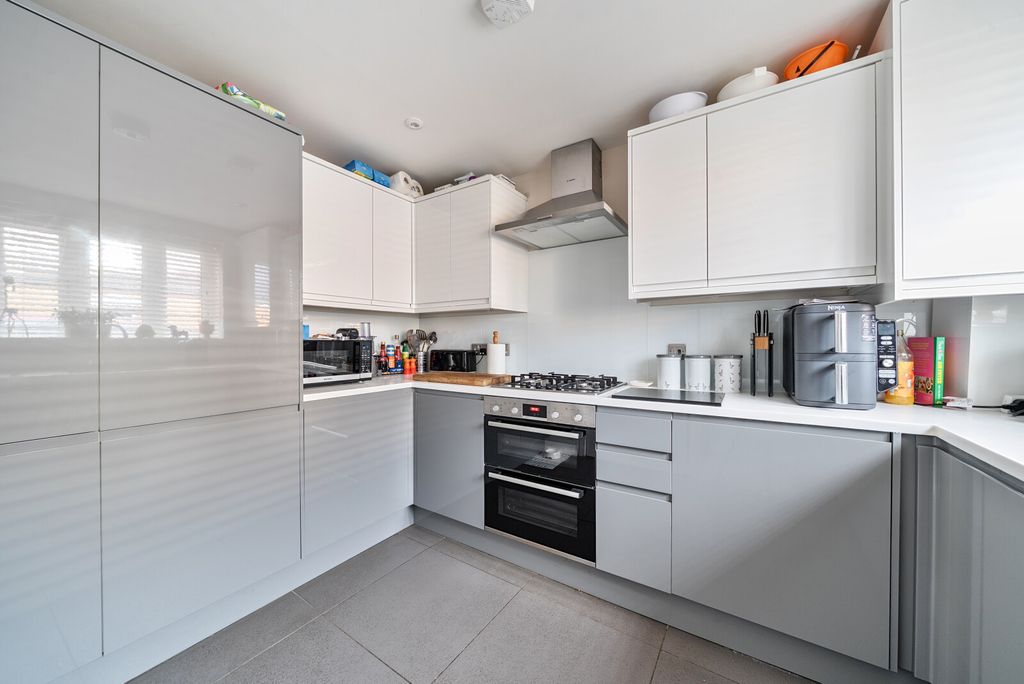 Property photo 3 of 20 1369232-10-68F650...