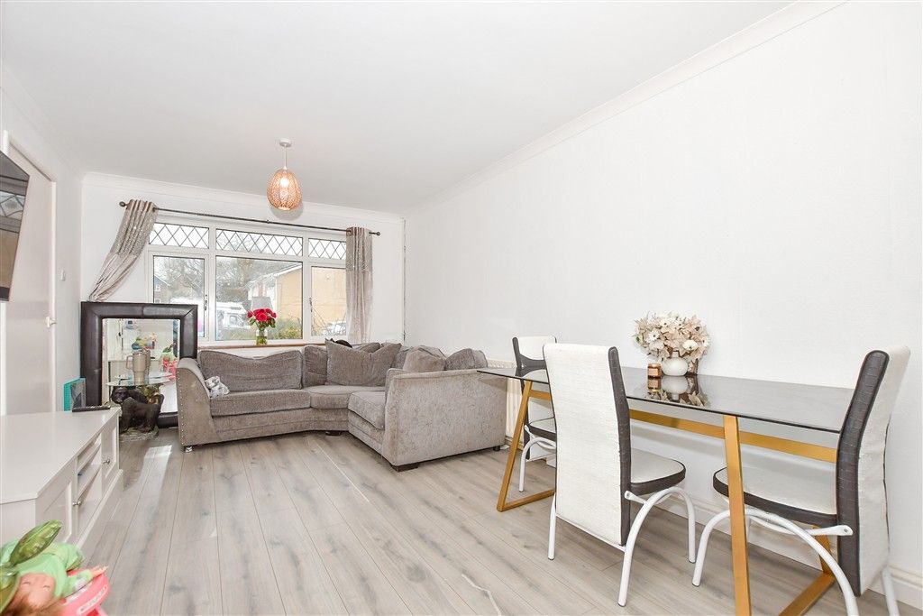 Property photo 3 of 9 Lounge/Diner