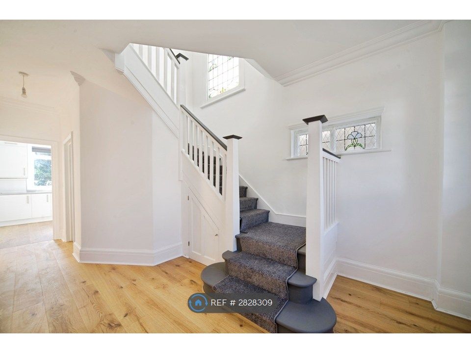 Property photo 1 of 21 Hallway