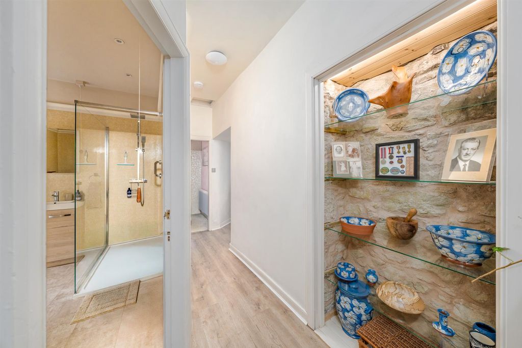 Property photo 3 of 26 61 High Street Coldstream-08.Jpg