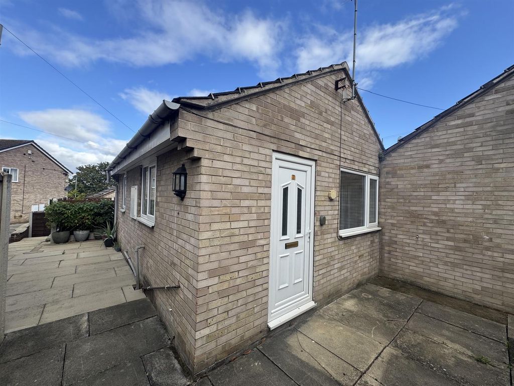 Property photo 1 of 6 External