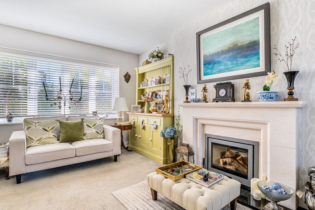 Property photo 2 of 26