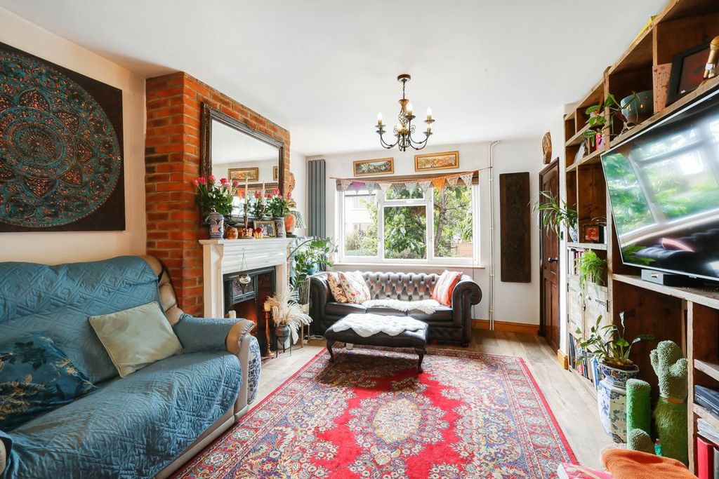 Property photo 2 of 12