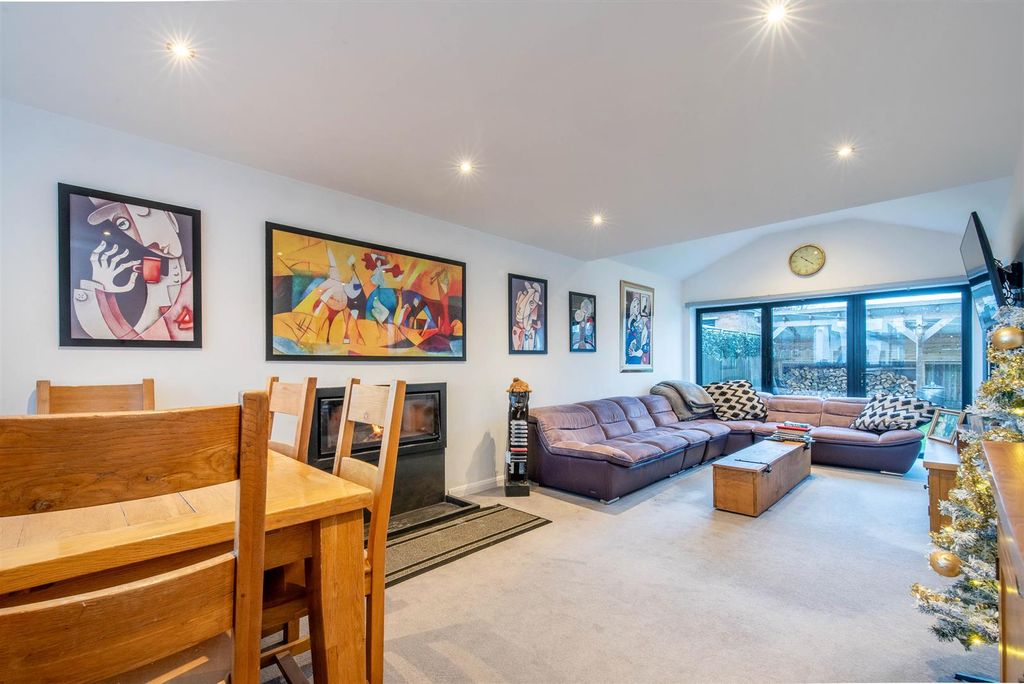 Property photo 2 of 27 Lounge/Dining Room