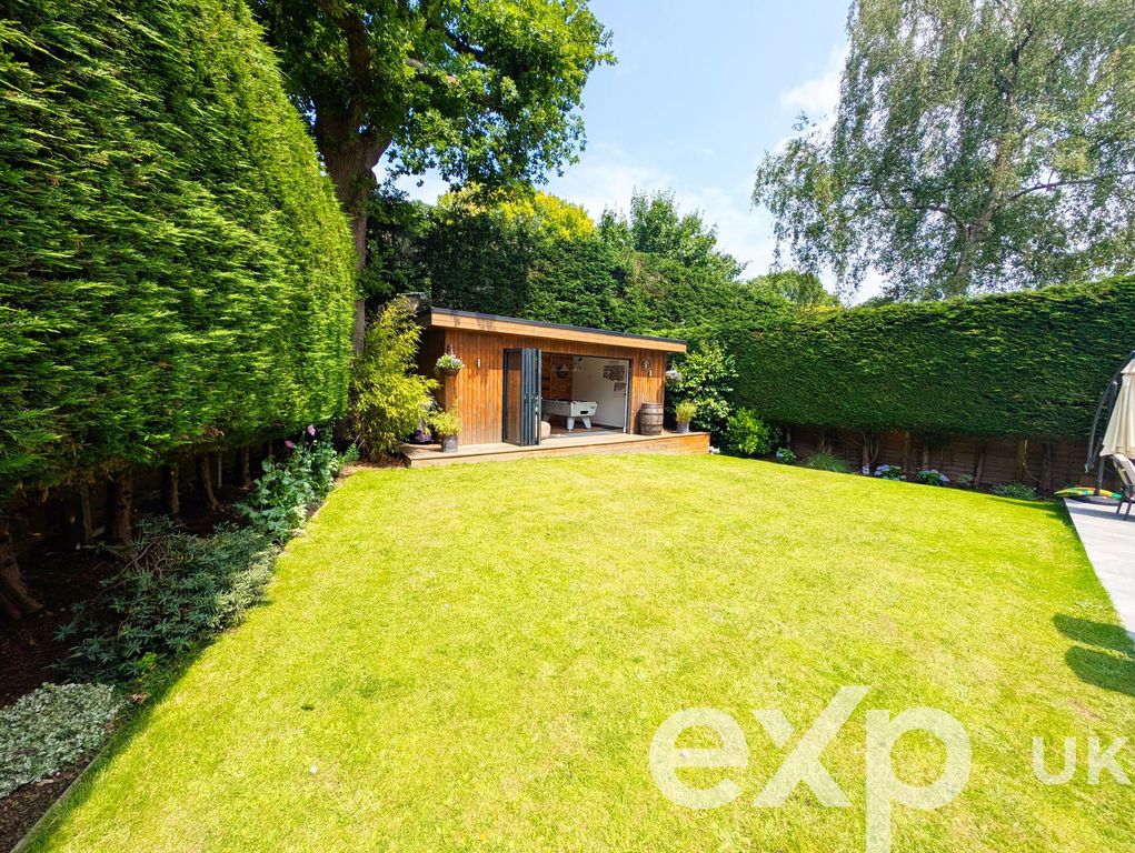 Property photo 2 of 31