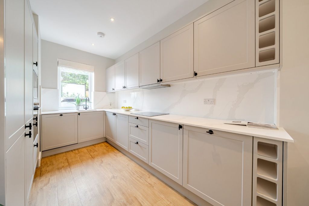 Property photo 3 of 13 Picture No. 06