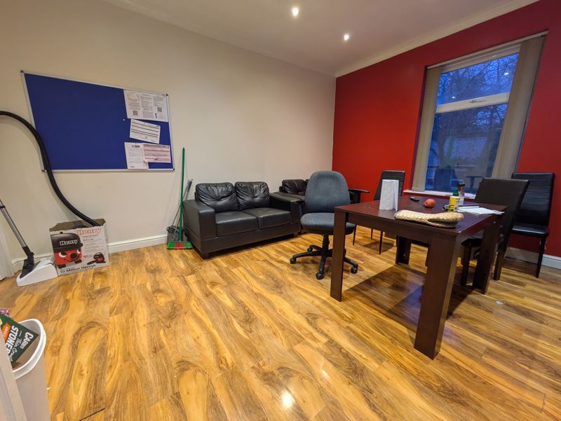 Property photo 2 of 9 Photo 13