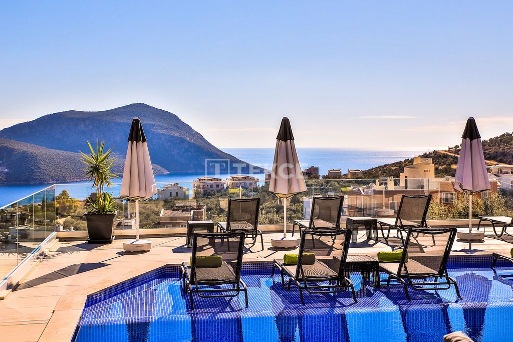 Property photo 2 of 59