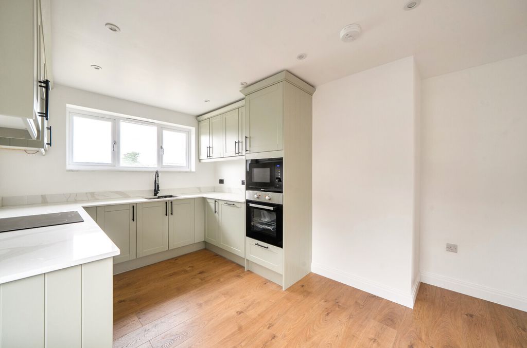 Property photo 2 of 24 1-6Aa36d981642A-1...