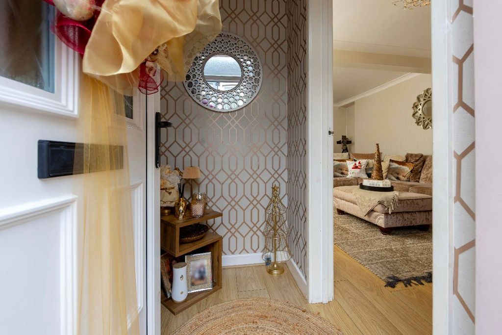 Property photo 2 of 26