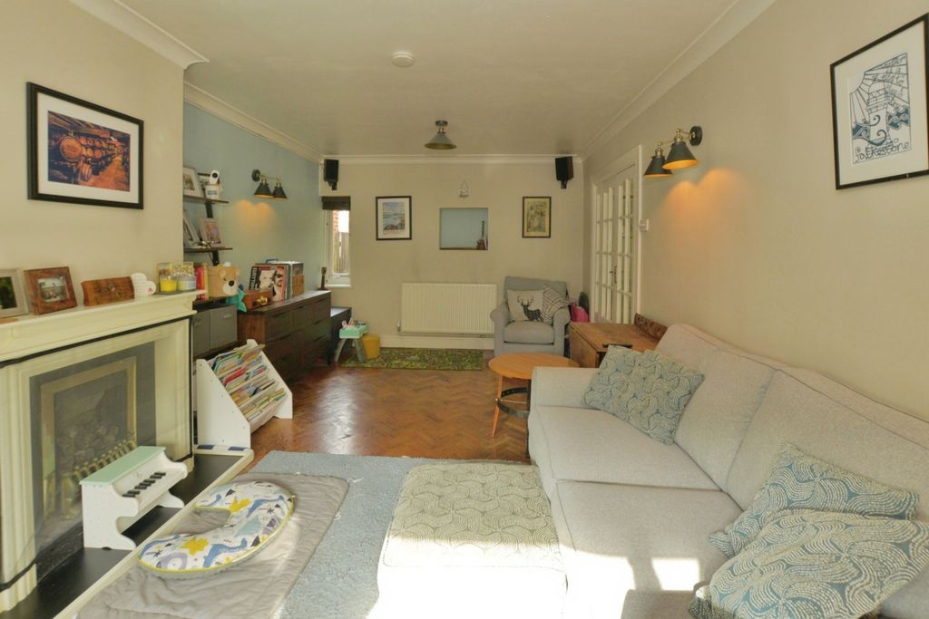 Property photo 2 of 17 Living Room